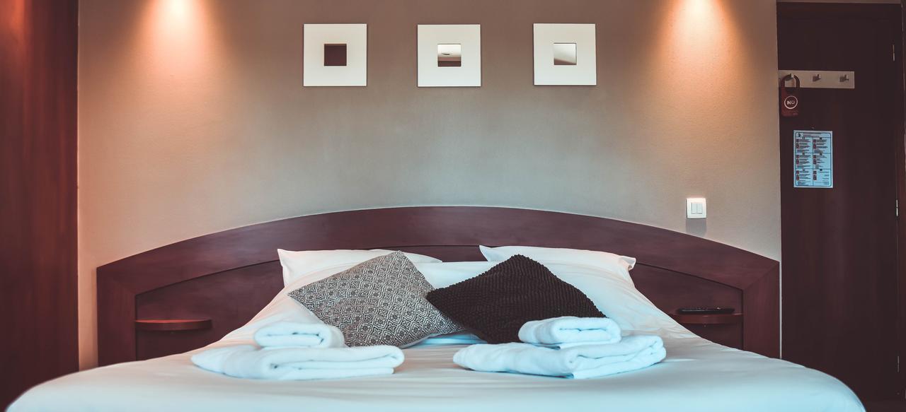 Hotel L'Etoile De Marie Rocroi Luaran gambar
