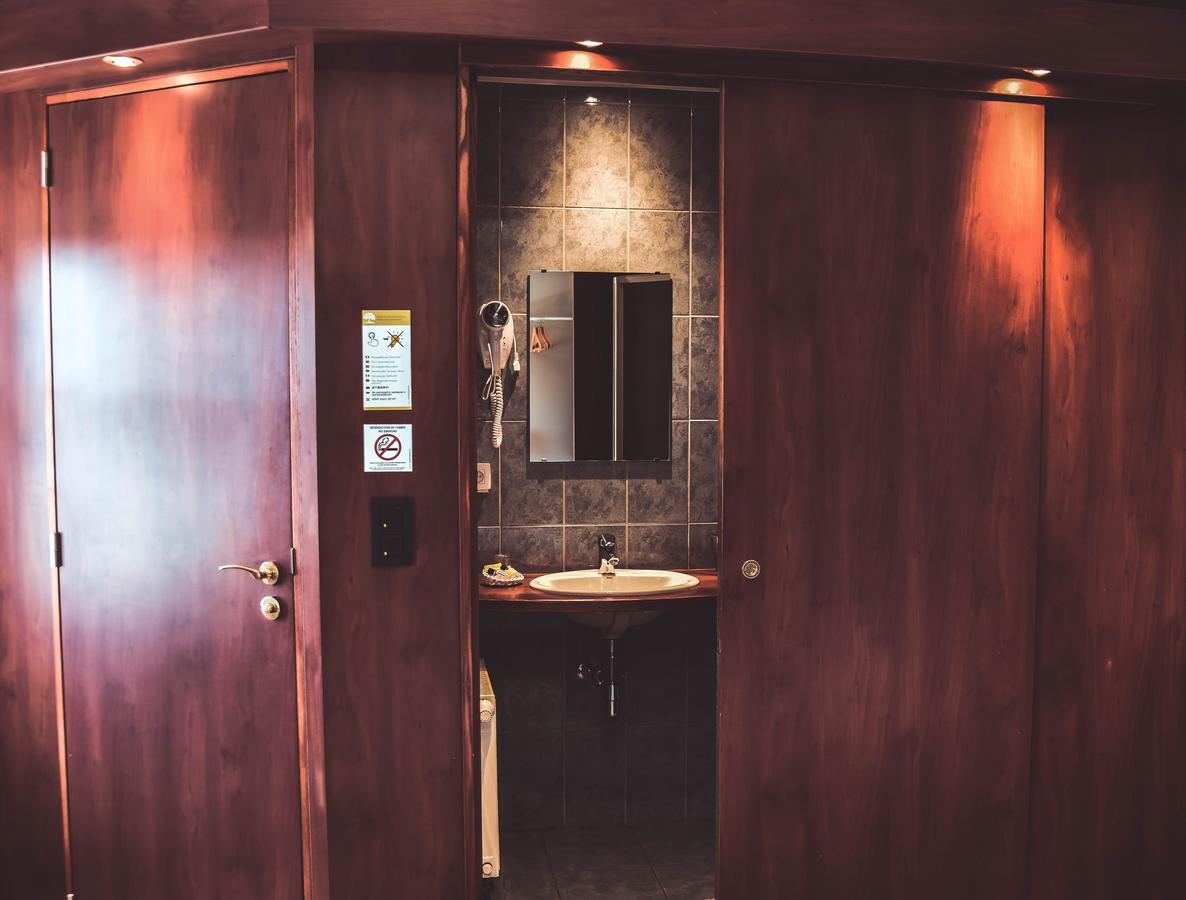 Hotel L'Etoile De Marie Rocroi Luaran gambar